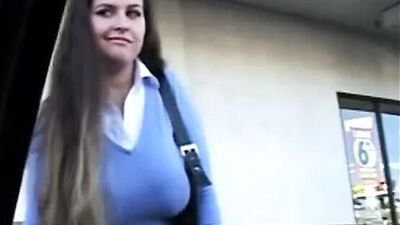Una milf de tetas grandes en medias folla a lo grande (MC)