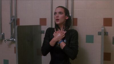 Winona Ryder – Sexy – Heathers (1988) 1080p