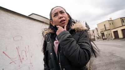 PublicAgent – Killa Raketa – Indonezyjska laska chce kasy [Za pieniądze, Seks przed kamerą, Seks w miejscach publicznych, Nowości, 2022, Złapani na gorącym uczynku]