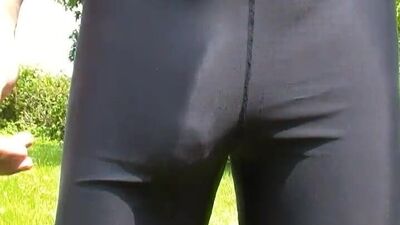 Semen en los pantalones de ciclista
