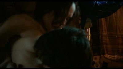 Ellen Page desnuda en la película «Tullula» (2016)