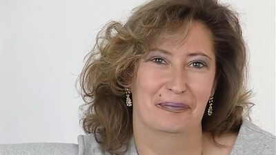 Oma beim ersten Dildo-Sex – ihre Schenkel zittern vor Lust