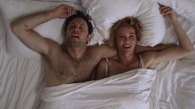 Connie Nielsen, Sara Paxton - All Relative (2014) WEB-DL HD 1080p ¿Desnudos? ¡Sexy! Connie Nielsen, Sara Paxton - Todo es relativo