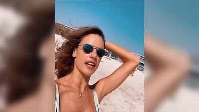 Alessandra Ambrosio e Izabel Goulart - Raparigas em biquíni 7-3-20