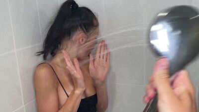 Tu vas prendre une douche toute seule ?