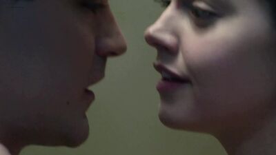 Jenna-Louise Coleman Nua - Room At The Top (2012) 1.ª temporada, 1.º episódio - Ver online