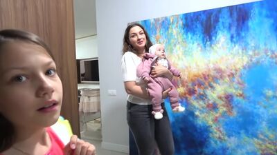 [Viki Show] ¿A quién se parece Amelia? Vlog «Cuando el álbum musical» / Viki Show