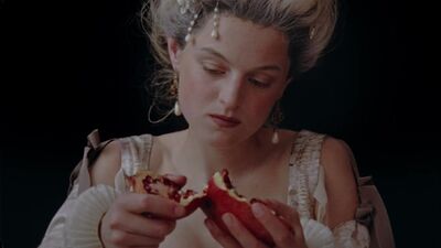 « Femme, sorcière, empoisonneuse, prostituée », avec Emma Corrin. Lu par Helena Bonham Carter