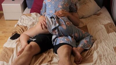 A madrasta não estava de bom humor enquanto o pai não estava em casa
