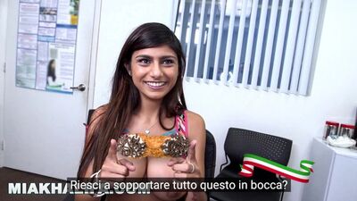 MIA KHALIFA - Intervista Con Sottotitoli In Italiano