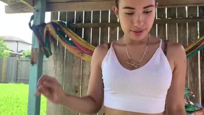 Une vidéo YouTube se termine par une énorme éjaculation faciale impressionnante de Diosaera/Zeus