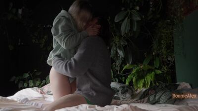 O sexo é a melhor maneira de se aquecer num parque durante um encontro