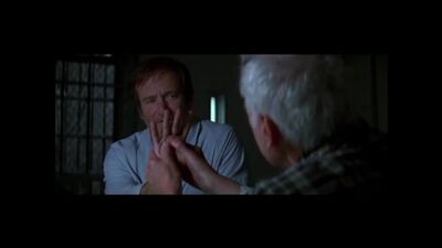 Cenna lekcja na temat postrzegania świata. Fragment filmu „Uzdrowiciel Adams”