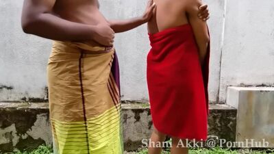 Sri lankan in law fucked outdoor වයිෆ් නාන්න ඇවිත් හුකපු හැටි
