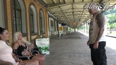 Quick blowjob at the station ! Horny quicky