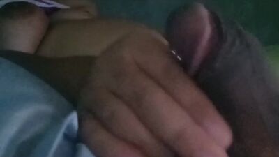 Ein Test, um zu prüfen, wie hart der Penis ihres Mannes ist