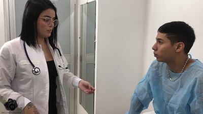 ¿Te masturbas sin control? ¡El médico te ayudará!