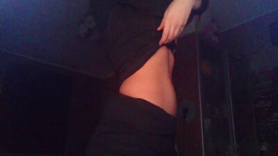 Ich habe mich nach der Arbeit vor der Webcam ausgezogen [18+]