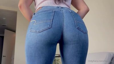Daaania s'enfonce un jouet dans le cul et se doigte onlyfans 1080 HD porno sexe milf sexy mature chatte fellation cul sexe