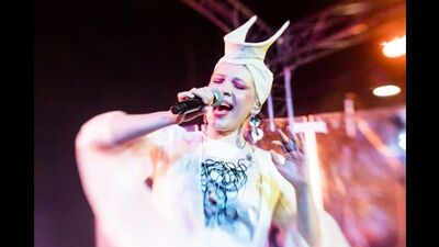 17 de novembro, São Petersburgo. Concerto de Tina Kuznetsova e Zventa Sventana