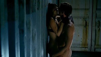 Cena de sexo com Lucy Griffiths nua no verdadeiro e escandaloso planeta BLOD