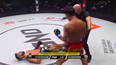 O final do combate entre Giorgio Petrosyan e Superbon, visto de diferentes ângulos. 15/10/21