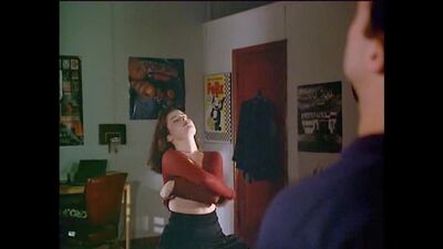 Holly Marie Combs nuda (nel film *A Reason to Believe*)