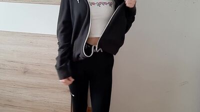 Mostra o que tens por baixo da roupa