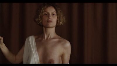 Laetitia Casta nago, Elisa Tovati – Dziewczyna i wilki (FR-2008) 1080p Blu-ray – Oglądaj online
