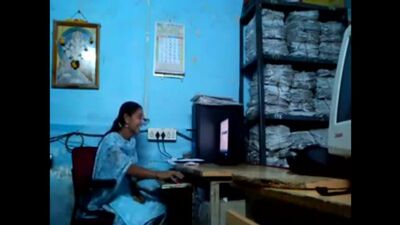 Une caméra cachée a filmé une scène de sexe au bureau en Inde