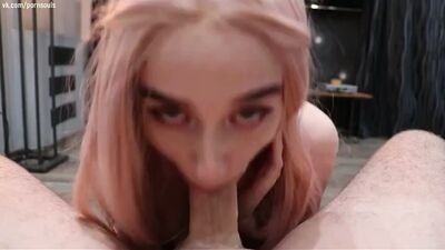 La meilleure pipe de ma vie : une mignonne aux cheveux roses [porno, baise, inceste, pipe, baise, sexe, infidélité]