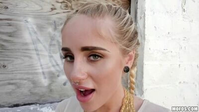 Naomi Woods Naomi Woods Naomi Woods: una chica única y refinada con talentos ocultos (follar, sexo, porno, anal, en la boca,