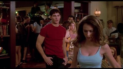 Jennifer Love Hewitt, Lauren Ambrose, Jaime Pressly, Jenna Elfman : sexy - « Can't Hardly Wait » (1998) HD 1080p Blu-ray