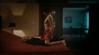 Actrices nues (Ekaterina Kuznetsova, etc.) dans des scènes de sexe