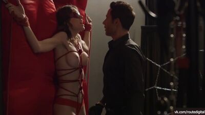 Ashlynn Yennie nue - Soumission (2016) Compilation des scènes de sexe de la saison 1 / Ashlynn Yennie - Soumission