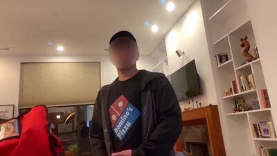 Luna Benna - Mamada al repartidor de pizza - Avance - Mamada en primera persona