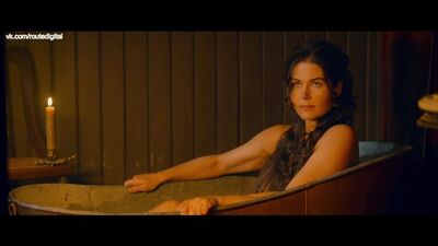 Stephanie Beran nago – Wielkie morderstwo (2018) HD 1080p Oglądaj online / Stephanie Beran – Wielkie morderstwo