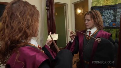 Nicole Murkovski (versione porno di Harry Potter ed Hermione Granger) [2024, cosp