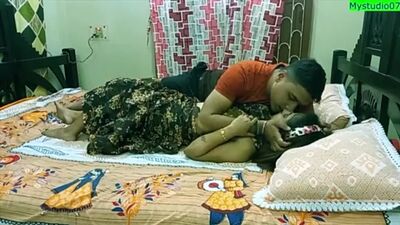 Vidéo xxx indienne : Bhabhi en pleine action avec le frère de son mari !! Avec une bande-son romantique en hindi.mp4