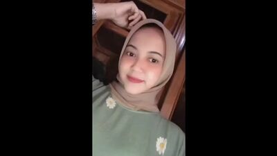 Der virale graue Hijab