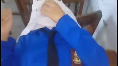 Vídeo porno de un instituto: follando en clase, joder, qué coño más suave