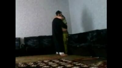 Le mollah de la ville commet un adultère interdit avec une femme mariée en invoquant des versets coraniques impurs / 3KAAF@