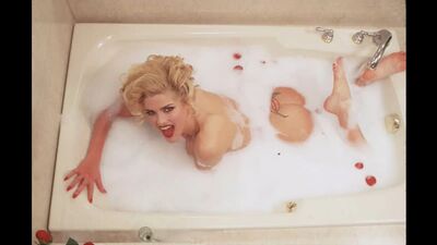 Wszystko o Annie Nicole Smith / The Complete Anna Nicole Smith. USA, 2000
