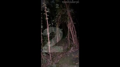 Atommie sur OnlyFans, au milieu de la rizière du Don Don Temple. Extrait divulgué d'Atom, une vidéo en extérieur avec un homme seul, à la fois palpitante et un peu effrayante