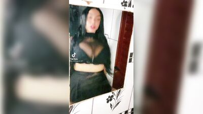 Tetas karnielloreal en OnlyFans