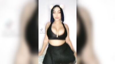 Tetas karnielloreal en OnlyFans