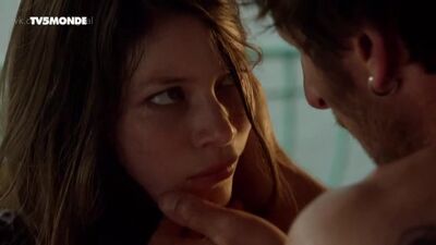 Florence Coste Nude - Crime em Martigues (2016) HD 720p Ver Online / Florence Coste - Assassinato em Martigues