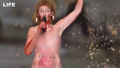 Актриса Сезар сыйлығының марапаттау рәсімінде жалаңаш қалды