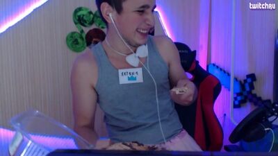 [TwitchRu] Lo más destacado de Twitch | Varénik se delata en la retransmisión | Ksya gime | Juego de SCUM