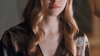 Naga Amanda Seyfried